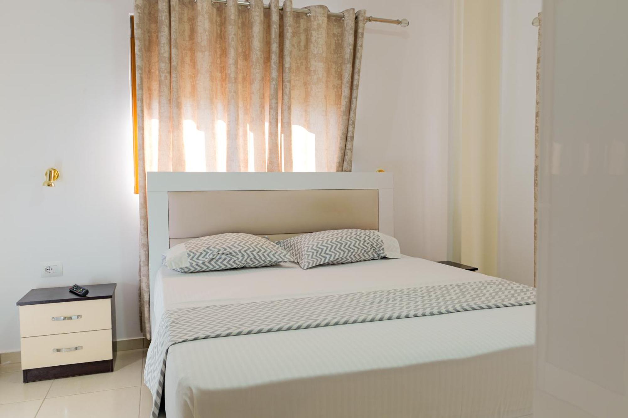 Hotel Chris Ksamil Luaran gambar