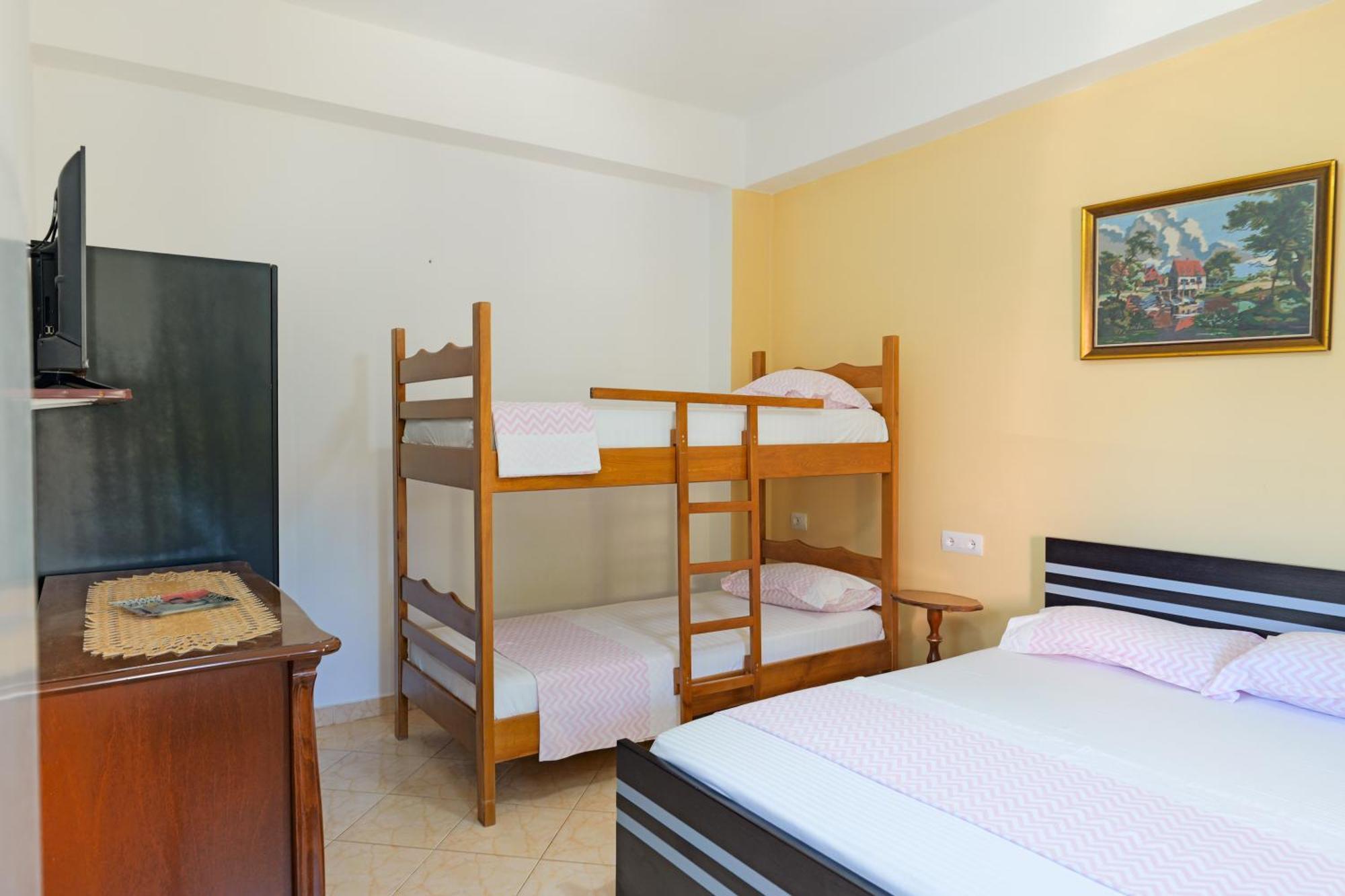 Hotel Chris Ksamil Luaran gambar