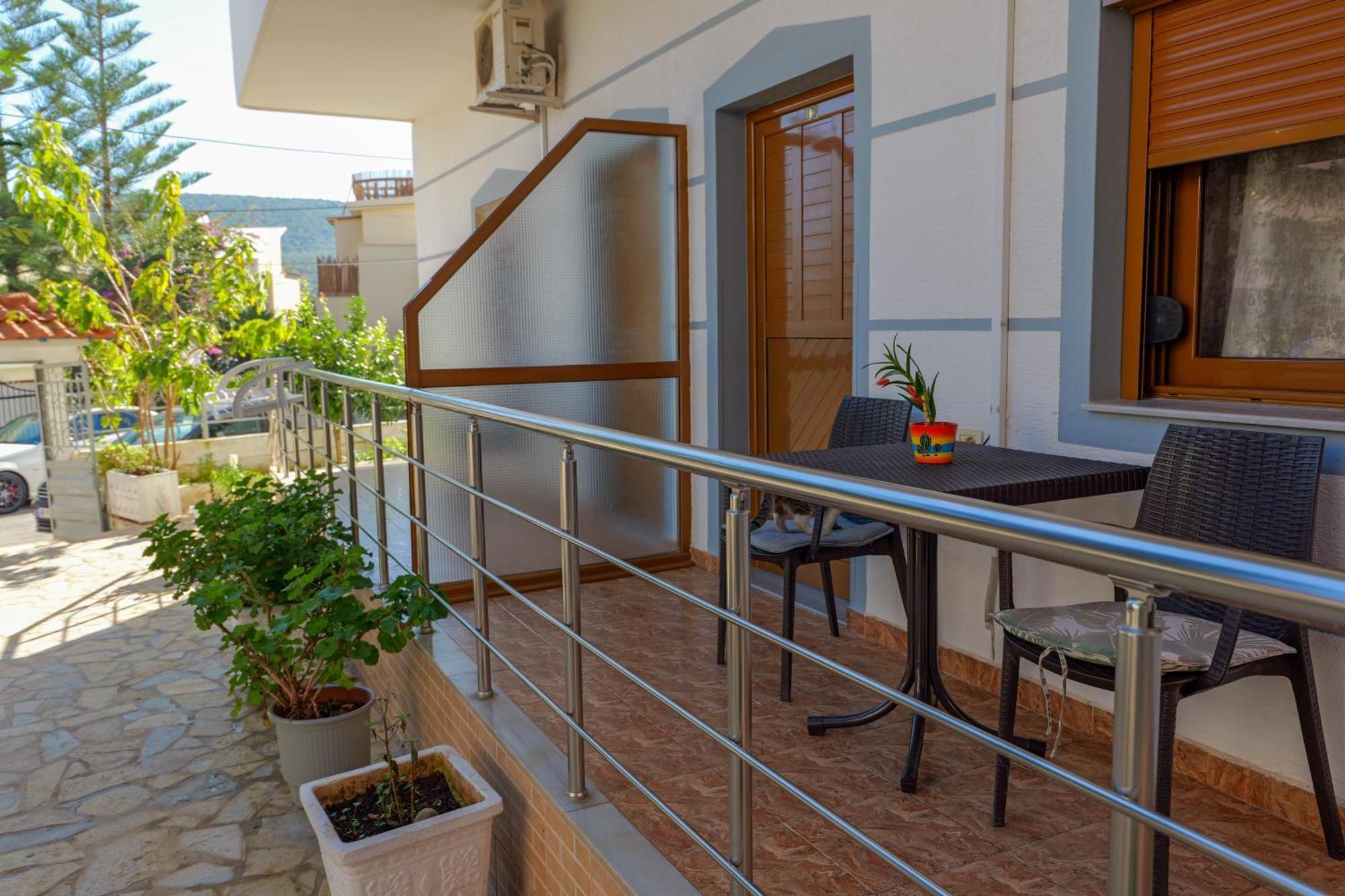 Hotel Chris Ksamil Luaran gambar
