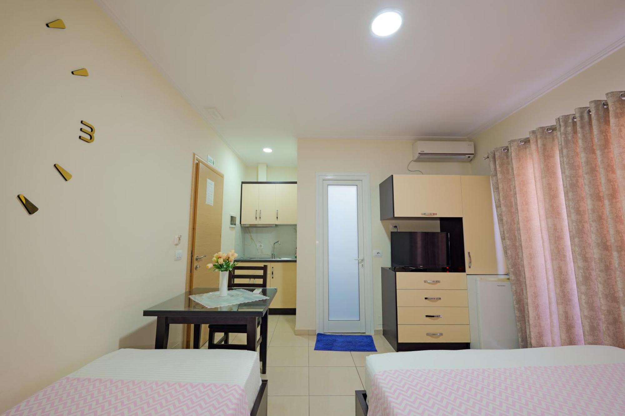 Hotel Chris Ksamil Luaran gambar