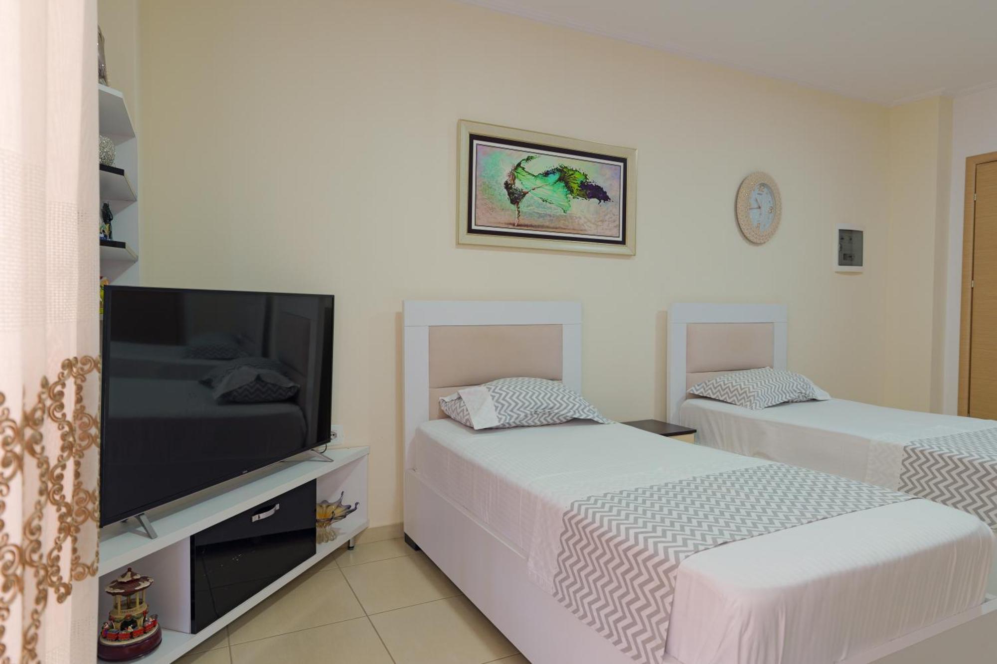 Hotel Chris Ksamil Luaran gambar