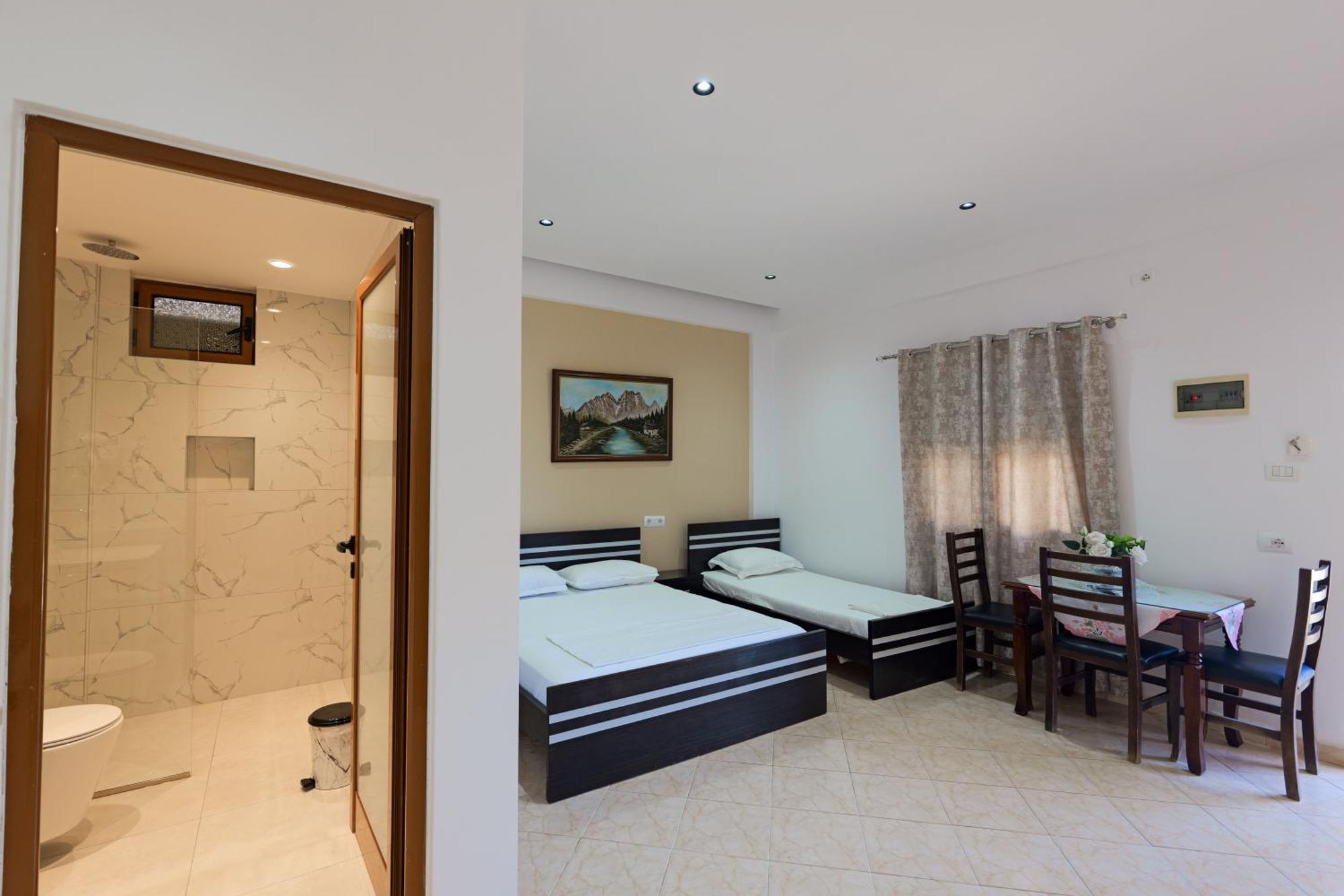 Hotel Chris Ksamil Luaran gambar
