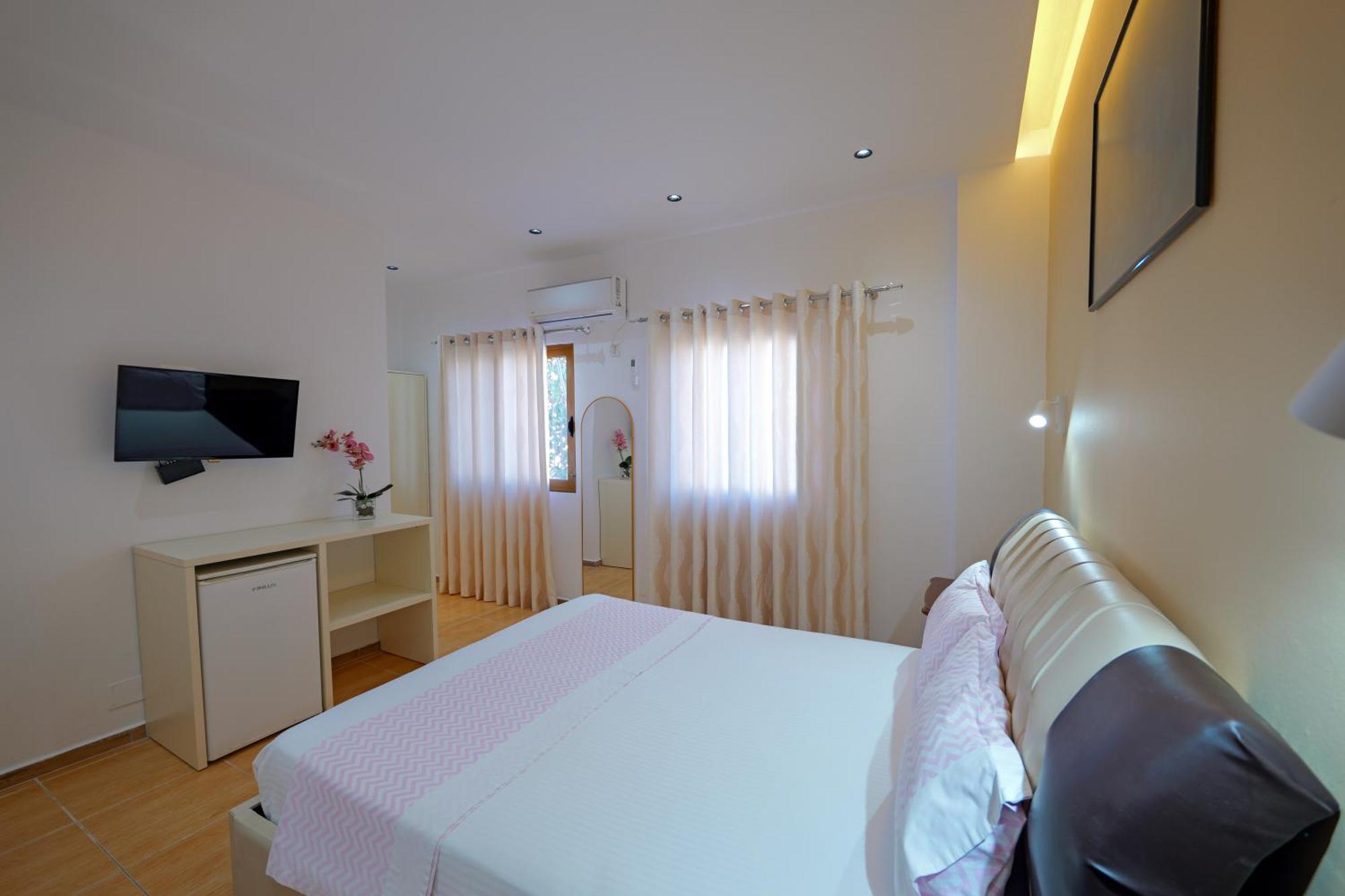 Hotel Chris Ksamil Luaran gambar