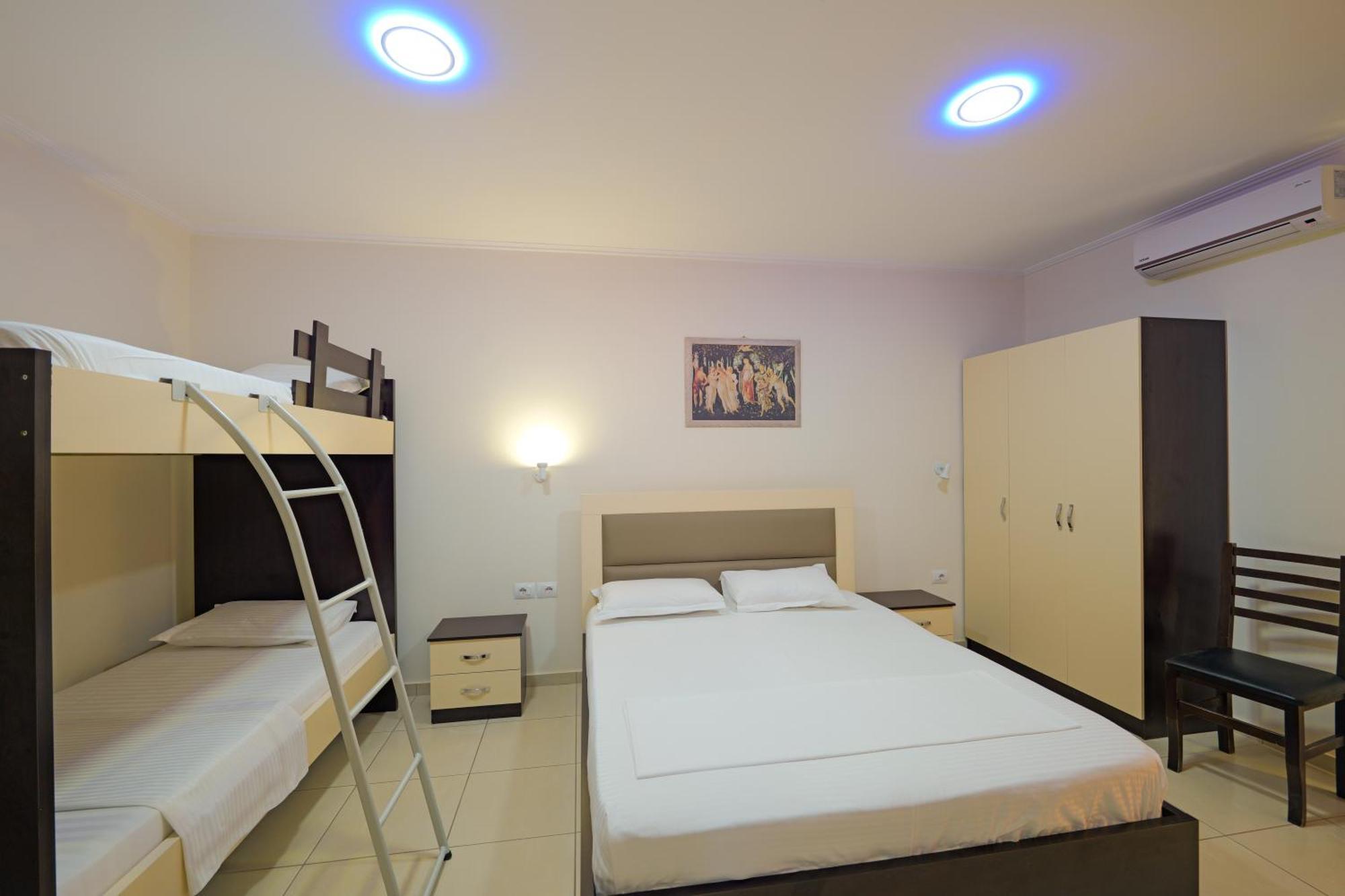 Hotel Chris Ksamil Luaran gambar