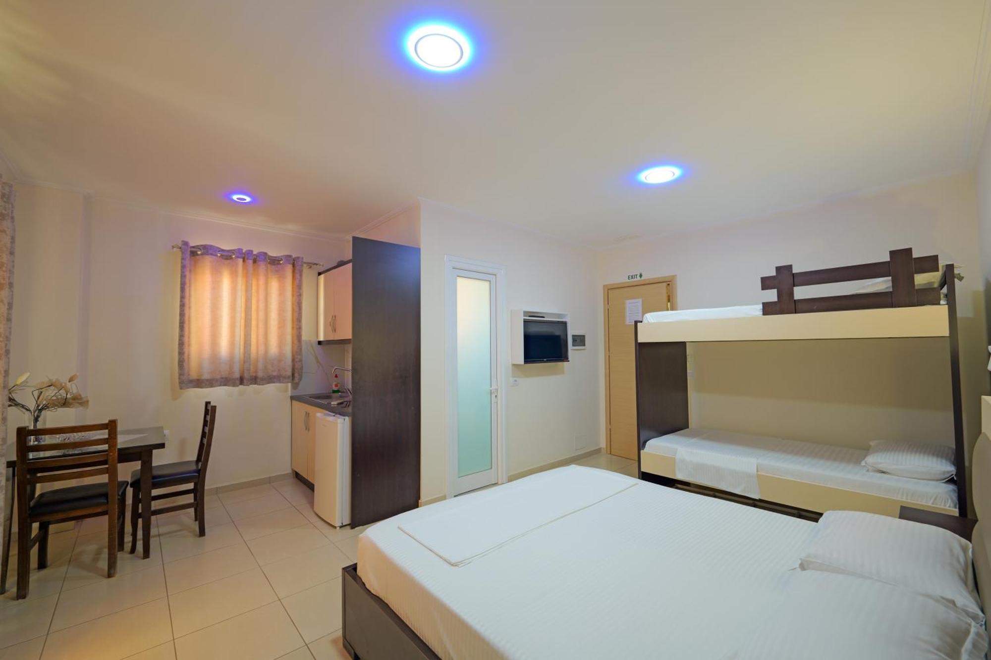 Hotel Chris Ksamil Luaran gambar