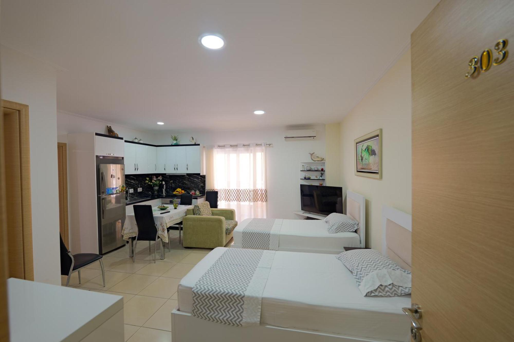 Hotel Chris Ksamil Luaran gambar